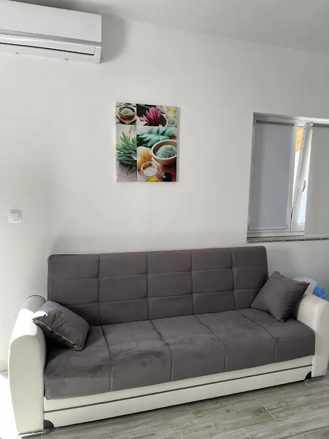 Apartmani Tatiana Pakostane 0*,  Croatia